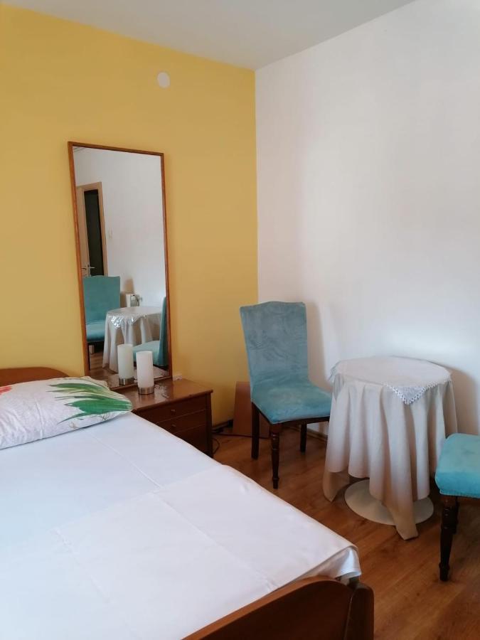 Guest House Lucija Makarska Exteriör bild