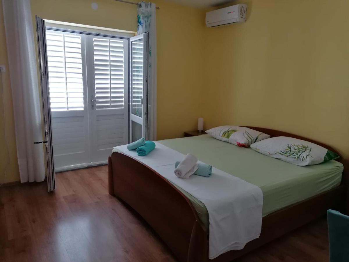 Guest House Lucija Makarska Exteriör bild