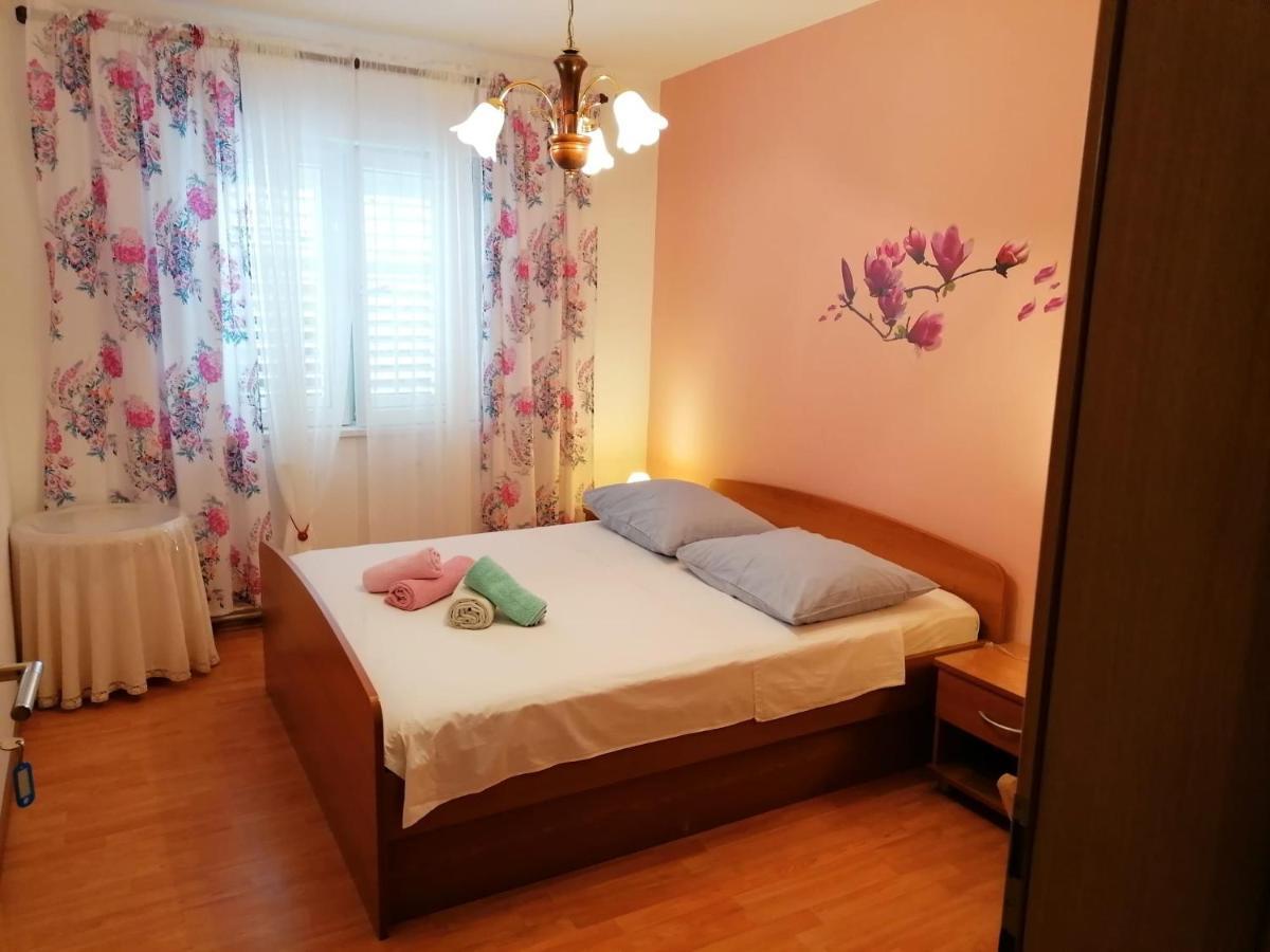 Guest House Lucija Makarska Exteriör bild